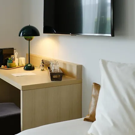 Le Cote 4* Waterloo