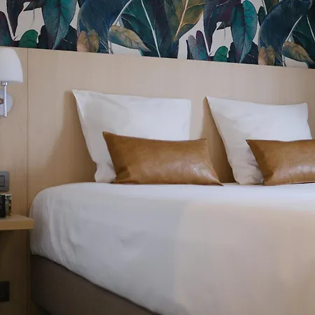 Le Cote Hotel Waterloo