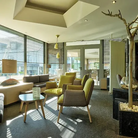 Otel Le Cote Waterloo