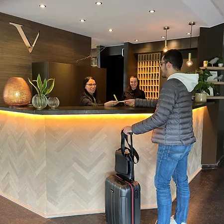 Le Côté 4*