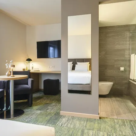 Le Côté 4* Waterloo
